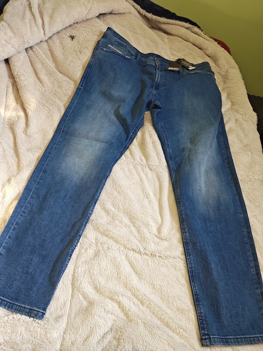 Slim Fit Men's Blue Denim Jeans - Classic Five-Pocket Style 38